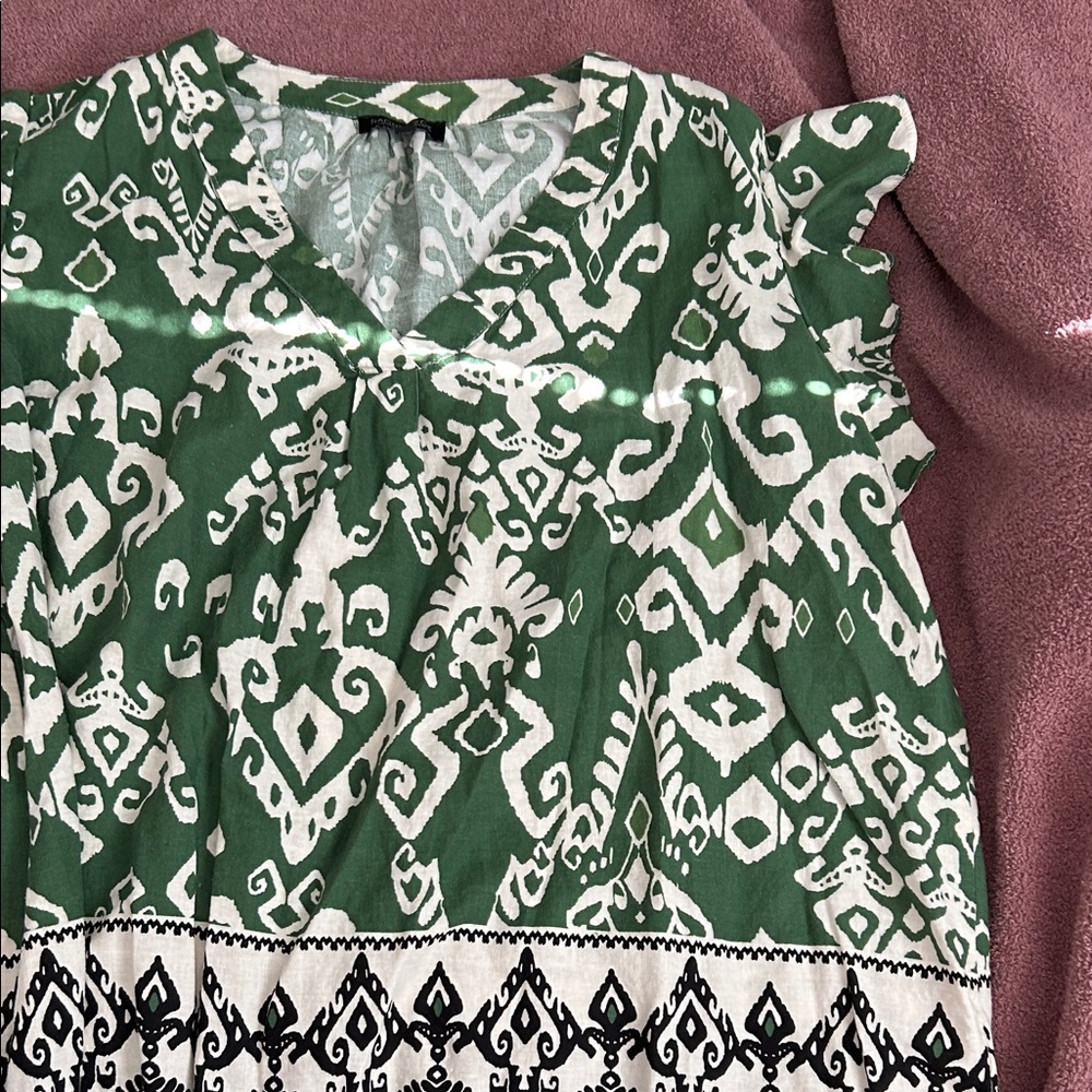 RACHEL Rachel Roy Green and White Patterned Top